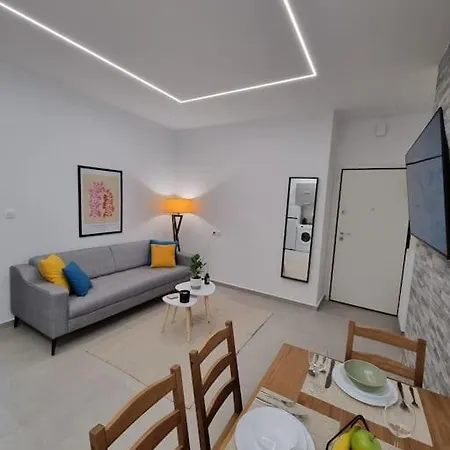 Stunning 62sqm Renovated Retreat! *