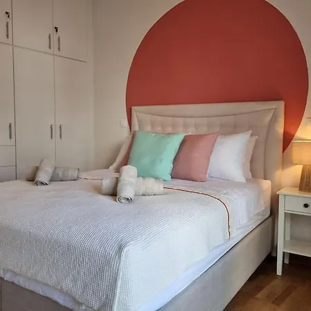 Apartment Stunning 62sqm Renovated Retreat! *