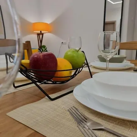Stunning 62sqm Renovated Retreat! Apartment Athens