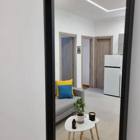 Stunning 62sqm Renovated Retreat! Apartment