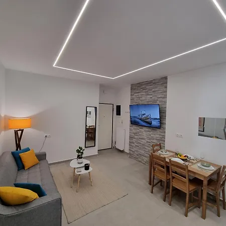Apartment Stunning 62sqm Renovated Retreat!
